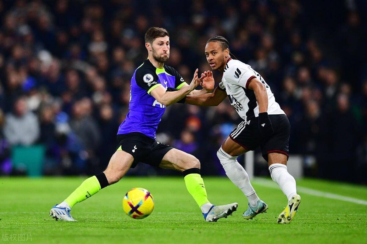 爱游戏在线-皇马传奇队vs波尔图传奇队